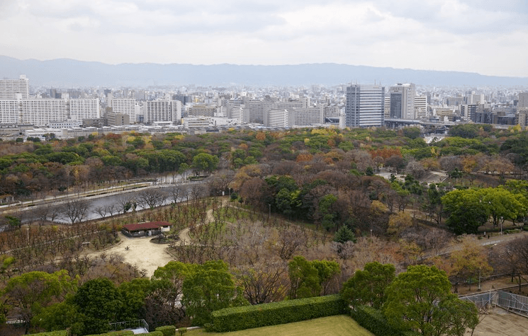 Pemandangan puncak Osaka Castle