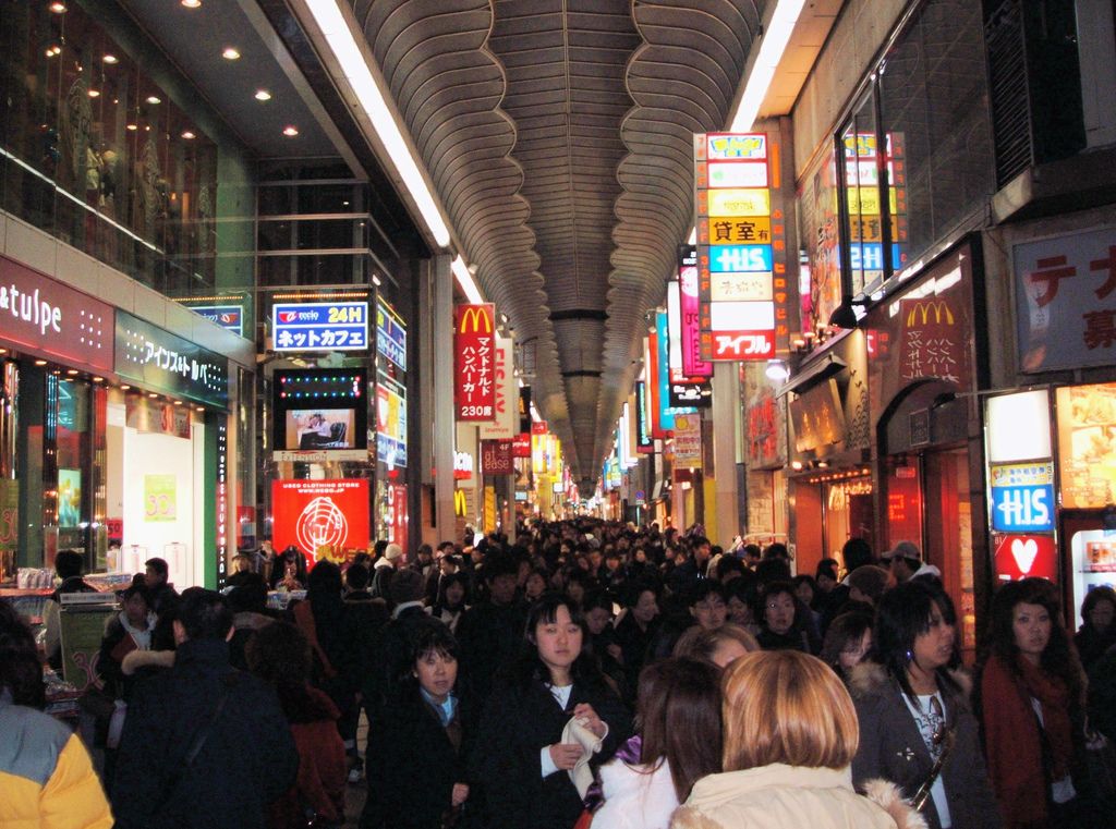 Shinsaibashi Pusat Perbelanjaan Paling Sibuk di Osaka